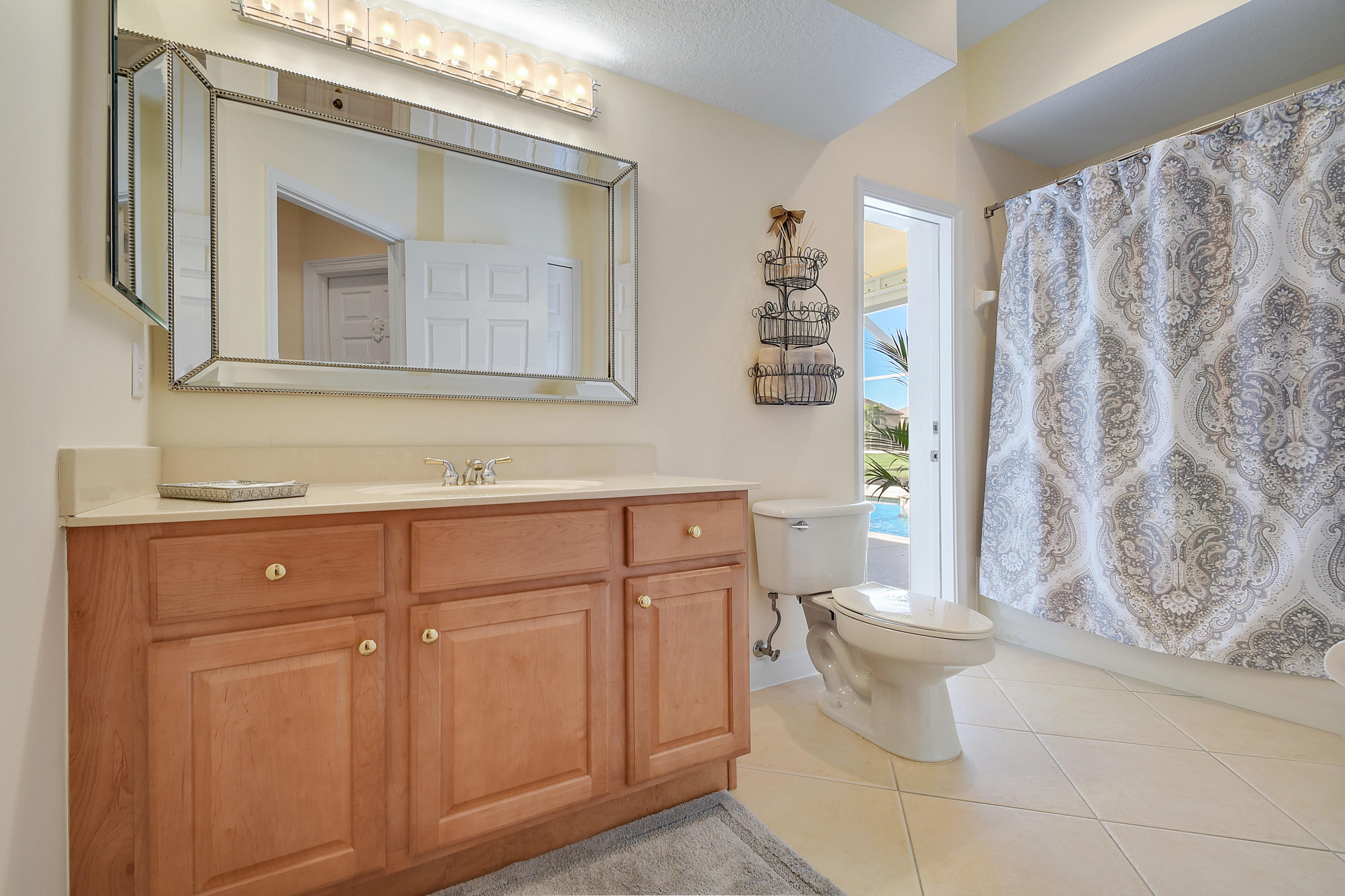 7209 Serrano Terrace Delray Beach, FL 33446 - Photo 30 of 46 Cabana Bath