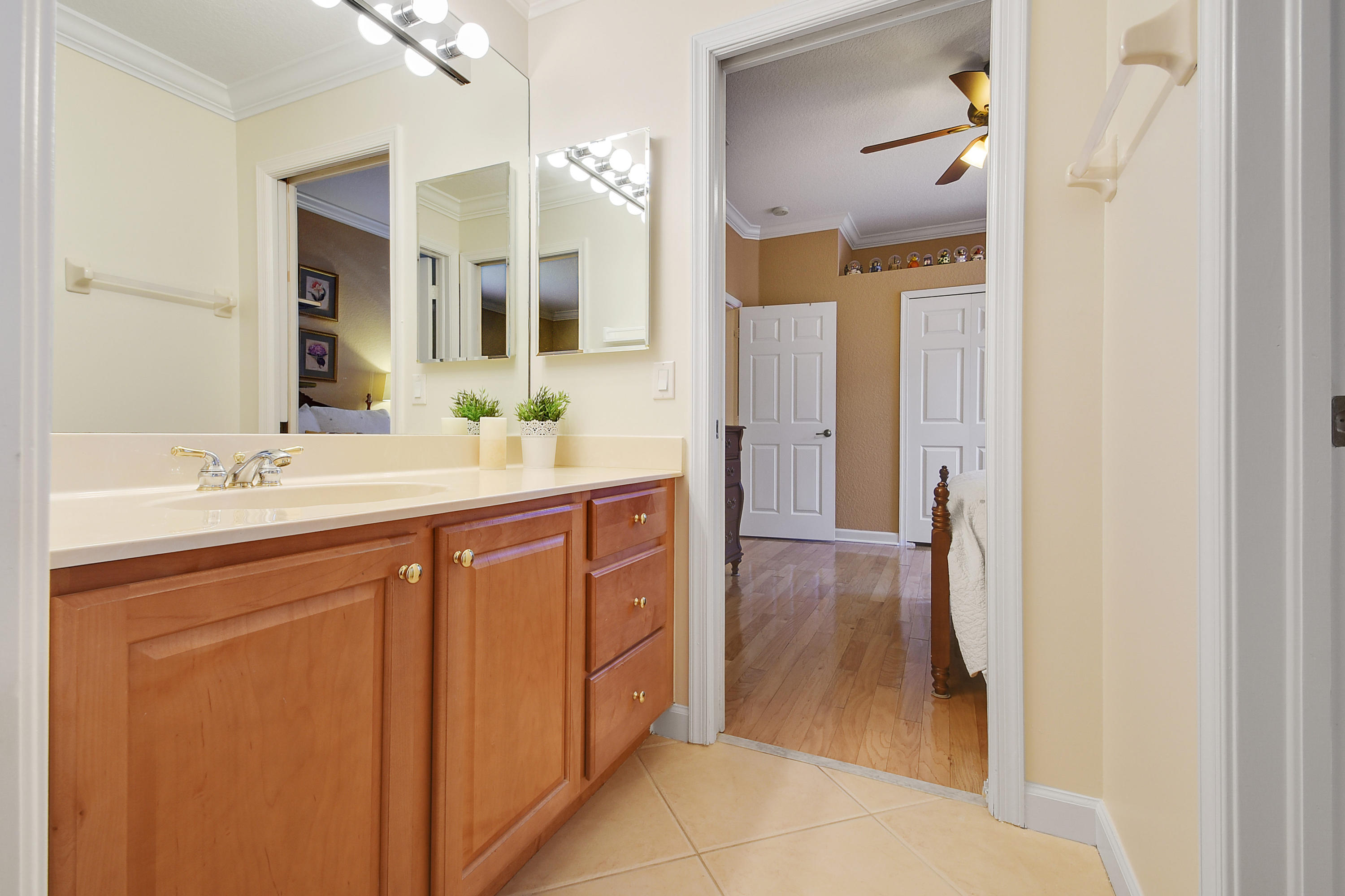 7209 Serrano Terrace Delray Beach, FL 33446 - Photo 32 of 46 Jack and Jill Bath