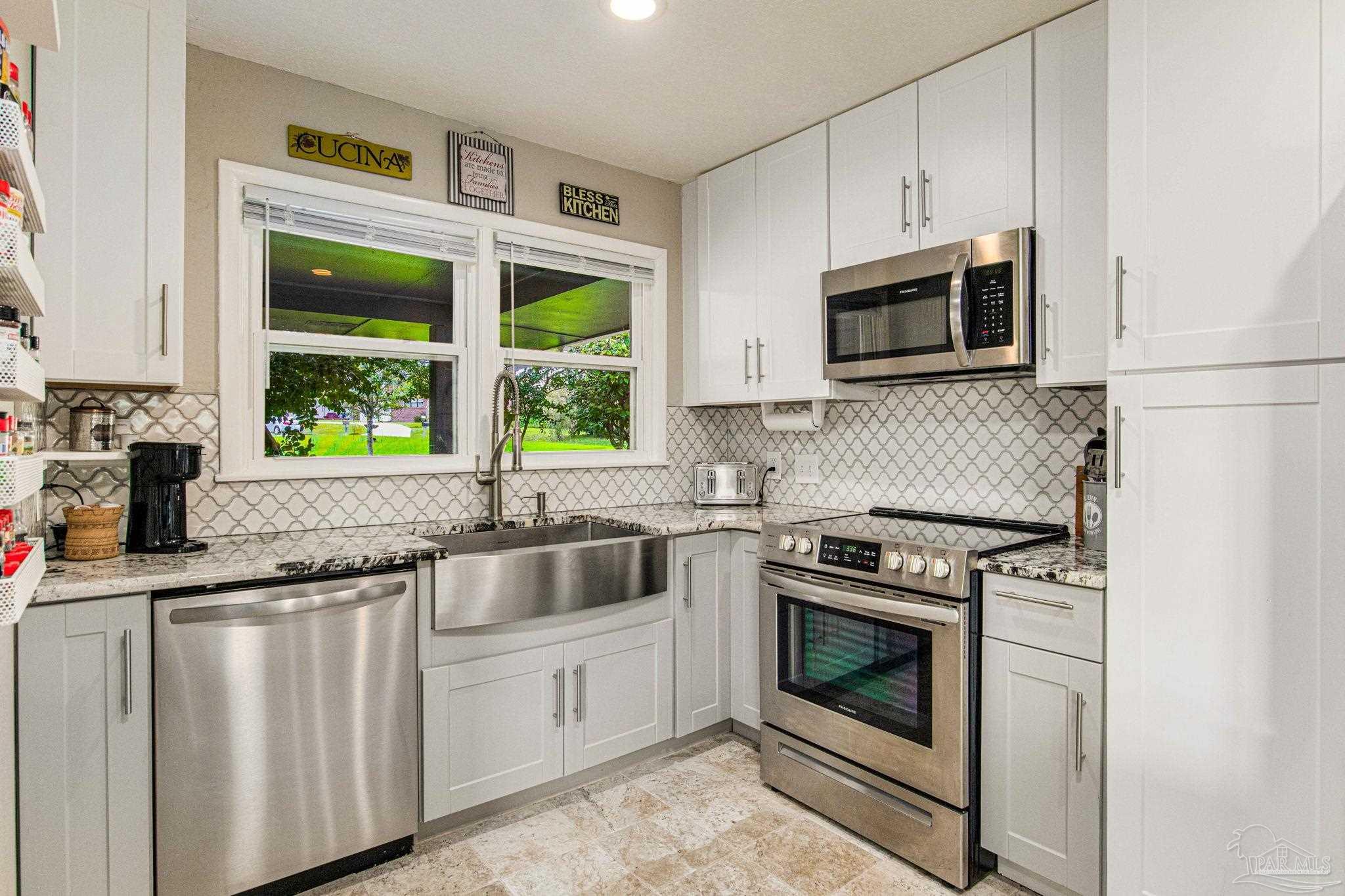 1461 Gamarra Road Pensacola, FL 32503 - Photo 9 of 46 Gallery Image 9