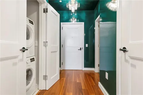 $1,300,000 | 2 Canal Street, Unit 2209, New Orleans, LA 70130