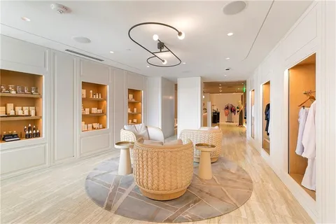 $1,300,000 | 2 Canal Street, Unit 2209, New Orleans, LA 70130