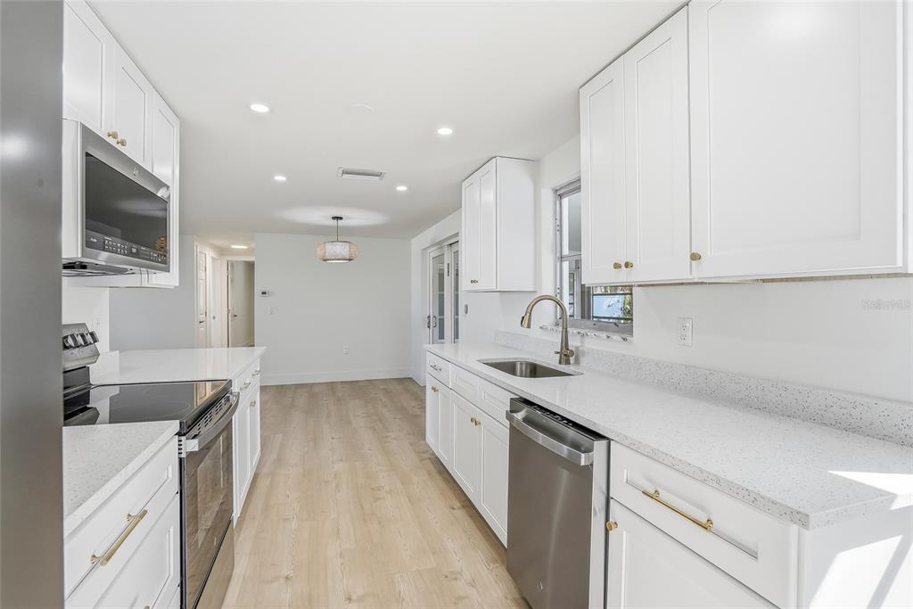 4860 Shell Stream Boulevard New Port Richey, FL 34652 - Photo 15 of 46