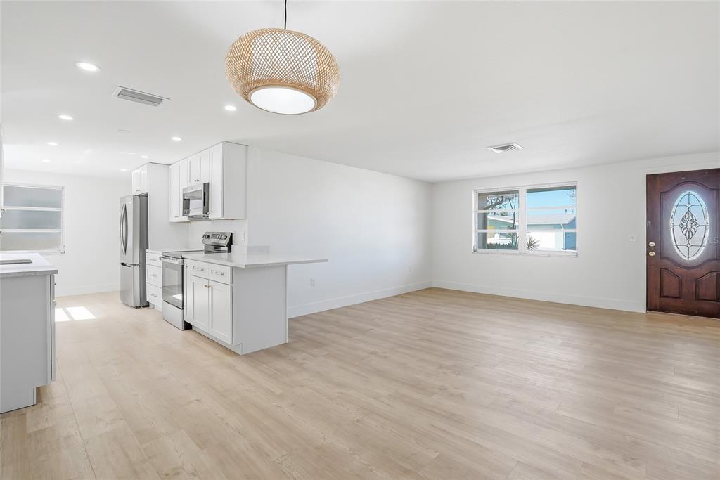 4860 Shell Stream Boulevard New Port Richey, FL 34652 - Photo 9 of 46