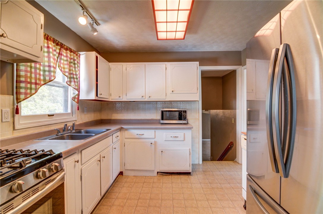 1838 Midland Road Decatur, IL 62521 - Photo 10 of 37 Gallery Image 10