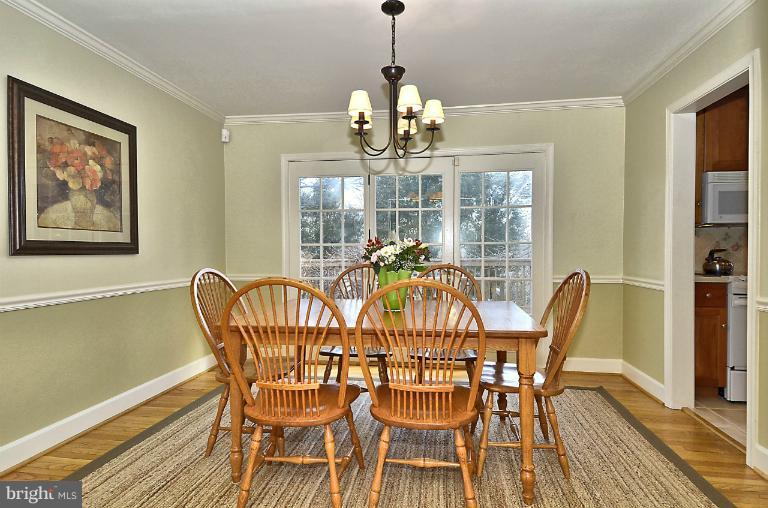 5606 Knollwood Road Bethesda, MD 20816 - Photo 3 of 29 Dining Room