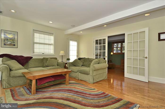 5606 Knollwood Road Bethesda, MD 20816 - Photo 23 of 29 Family Room