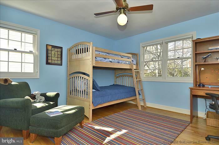 5606 Knollwood Road Bethesda, MD 20816 - Photo 25 of 29 Bedroom