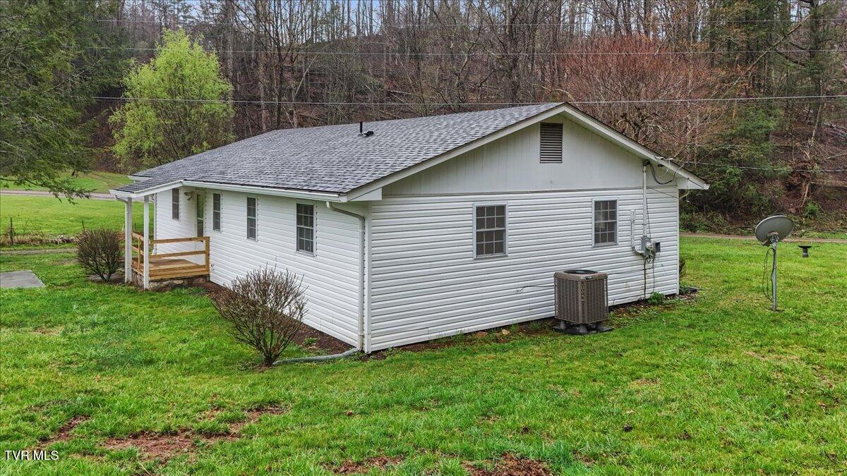 1301 Slimp Branch Road Mountain City, TN 37683 - Photo 2 of 35 31-DJI_20230724072112_0293_D