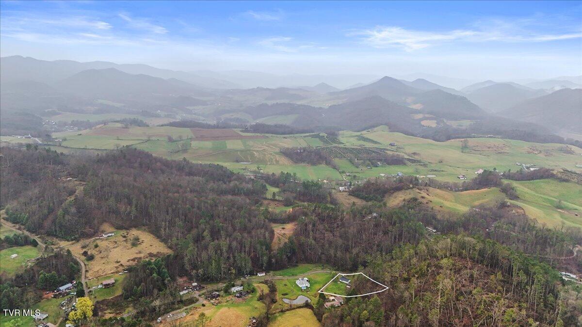 1301 Slimp Branch Road Mountain City, TN 37683 - Photo 34 of 35 27-DJI_20230724071850_0281_D