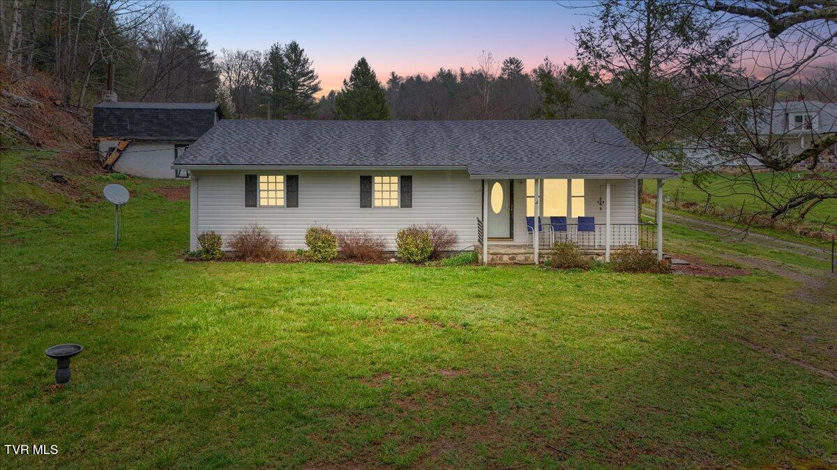 1301 Slimp Branch Road Mountain City, TN 37683 - Photo 7 of 35 02-DTD-3
