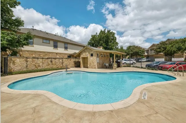 $250,000 | 16100 South Great Oaks Drive, Unit 2202, Round Rock, TX 78681