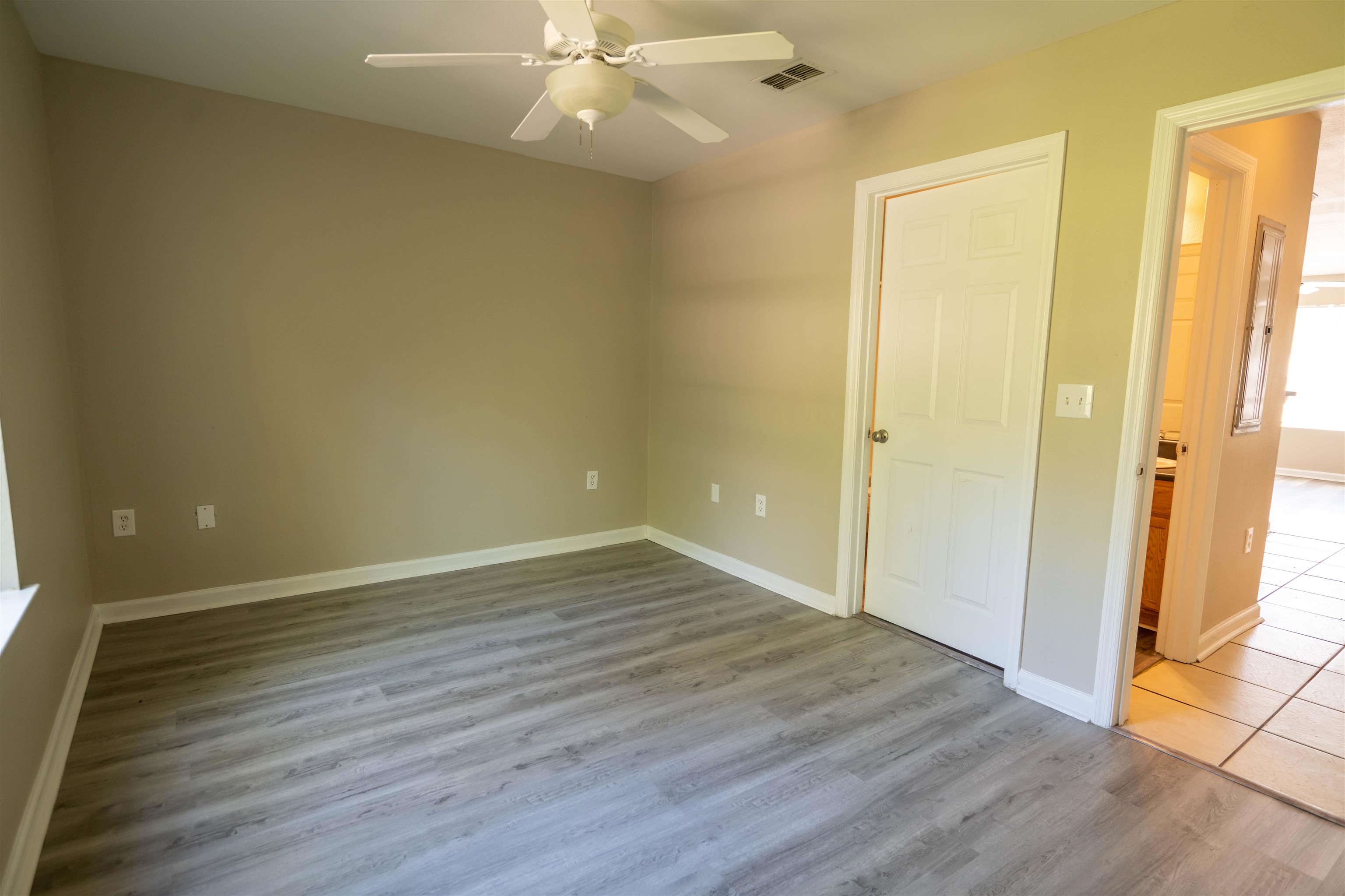 2774 Hartsfield Road, Unit 2 Tallahassee, FL 32303 - Photo 7 of 20