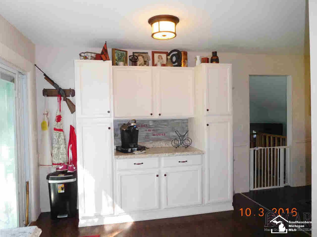 3011 North Custer Road Monroe, MI 48162 - Photo 16 of 35 21223334-15.JPG