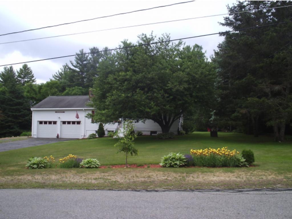 5 Devonshire Road Atkinson, NH 03811 - Photo 2 of 18