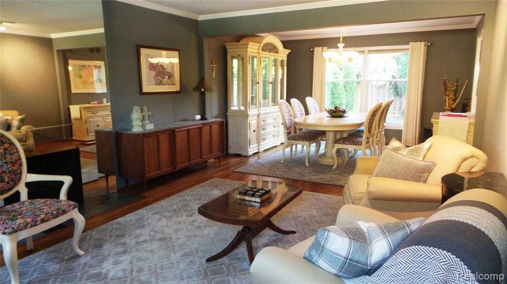 905 Cook Road Grosse Pointe Woods, MI 48236 - Photo 5 of 38