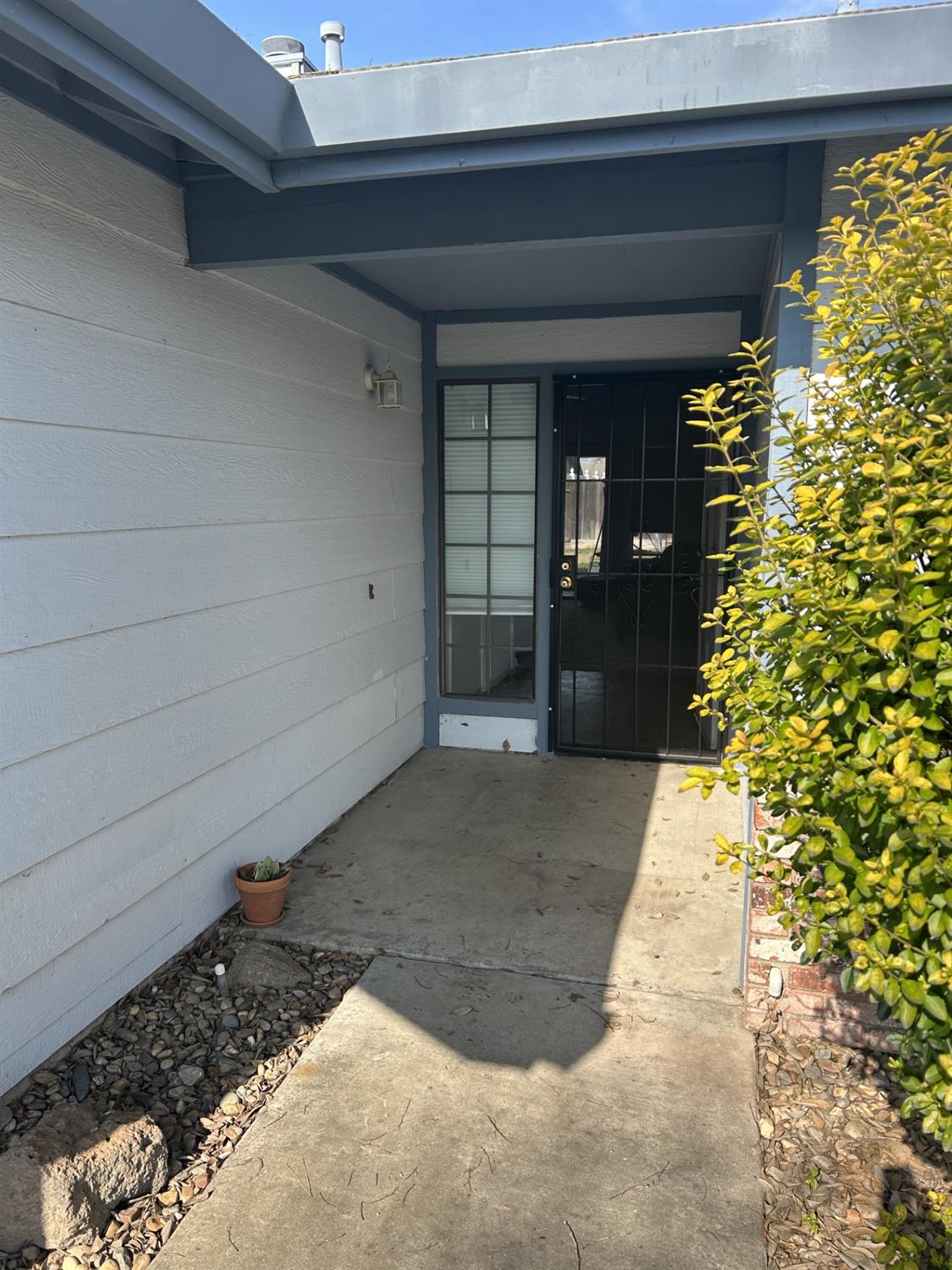 3317 St Gotthard Way Ceres, CA 95307 - Photo 2 of 6