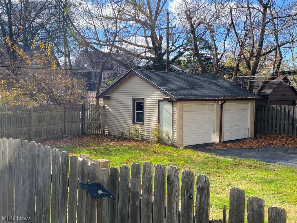 12920 Cedar Road Cleveland, OH 44118 - Photo 34 of 35 Gallery Image 34