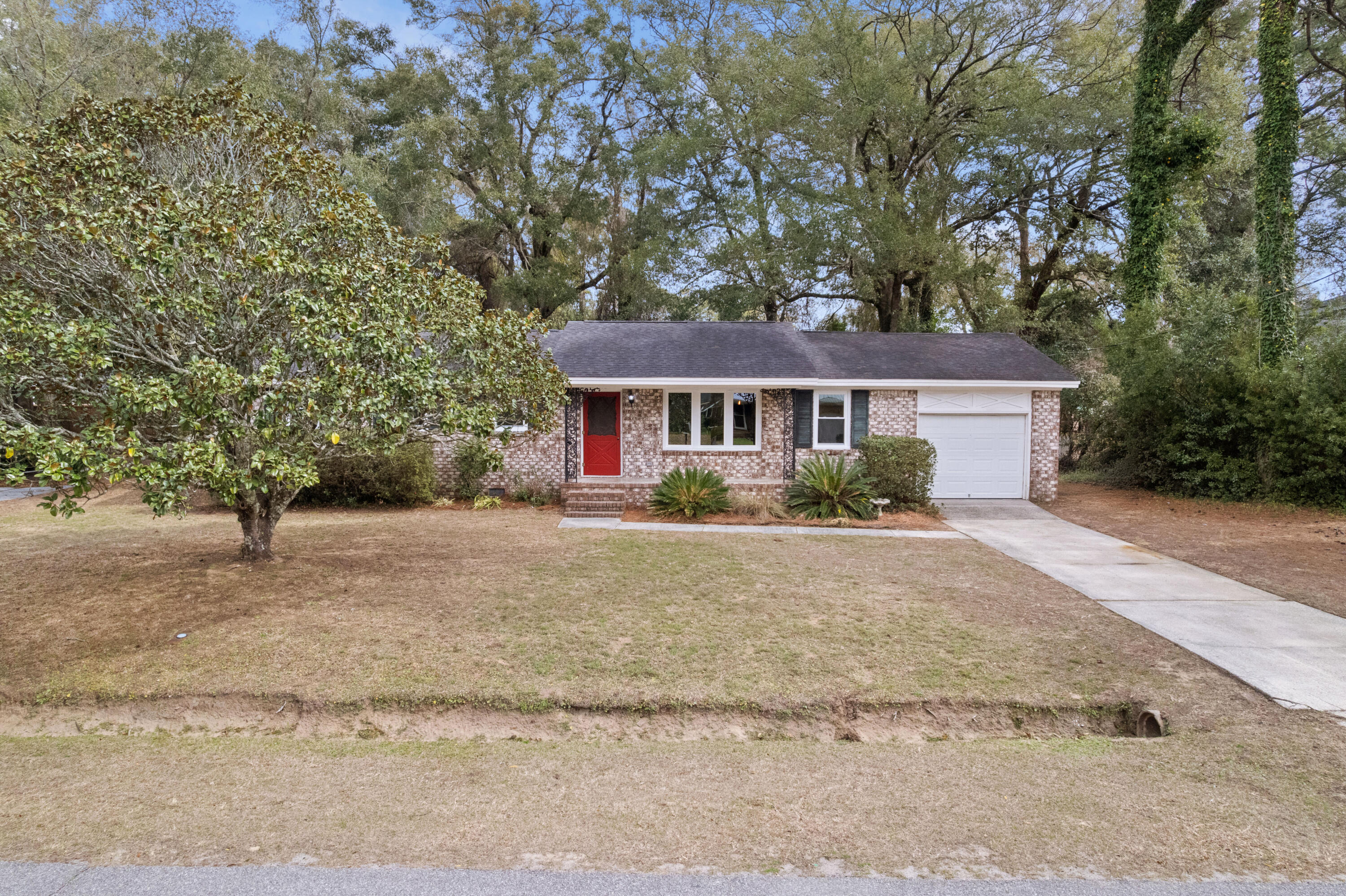 1072 Kentwood Circle Charleston, SC 29412 - Photo 38 of 42 1072KentwoodCir-CasaVerdeMediaLLC3