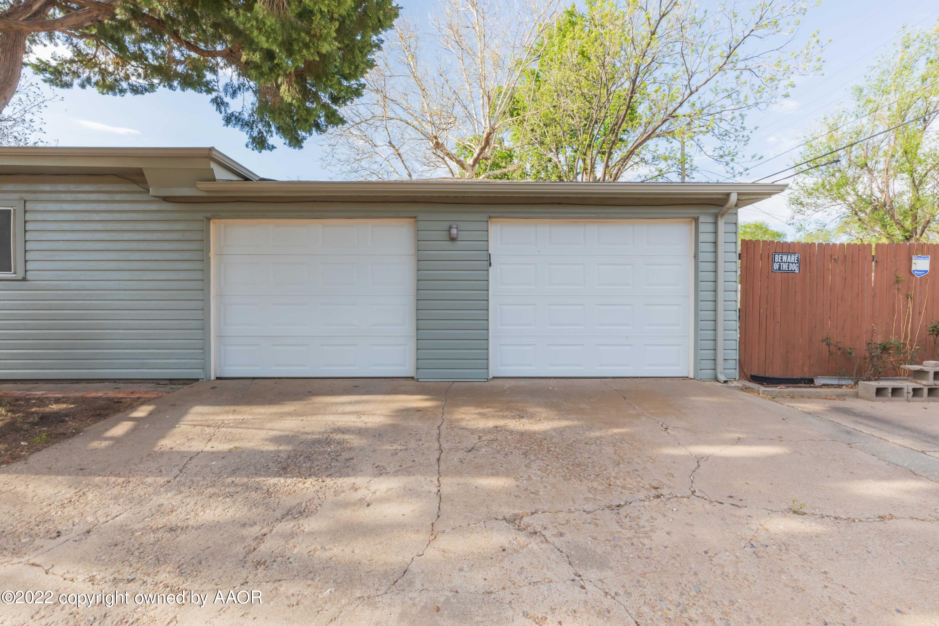 3500 Lynette Drive Amarillo, TX 79109 - Photo 4 of 40 GARAGE