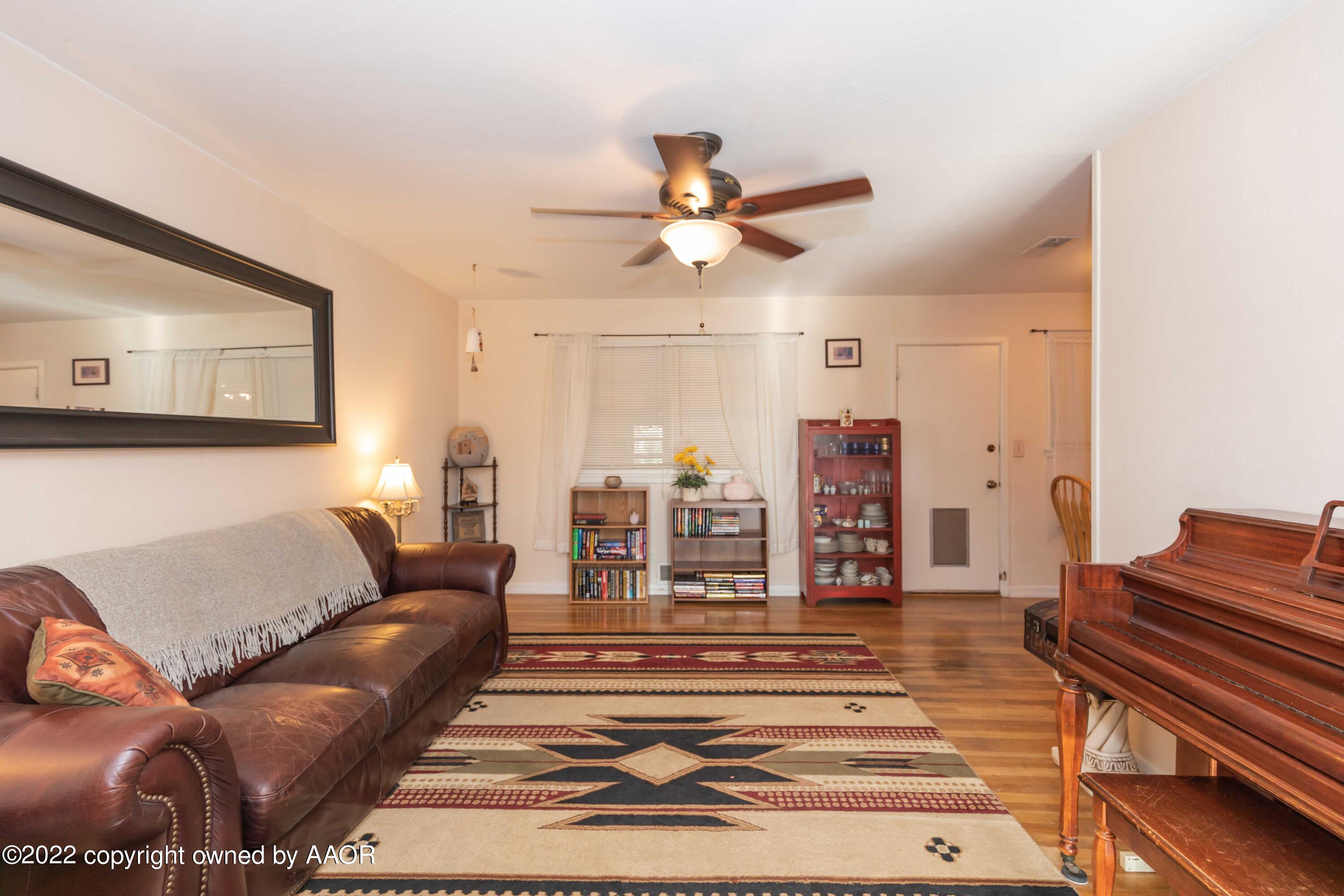 3500 Lynette Drive Amarillo, TX 79109 - Photo 7 of 40 LIVING ROOM VIEW 1