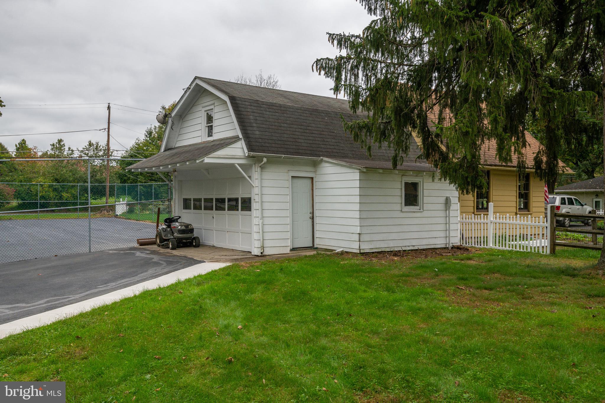 3228 Eisenbrown Road Reading, PA 19605 - Photo 25 of 30