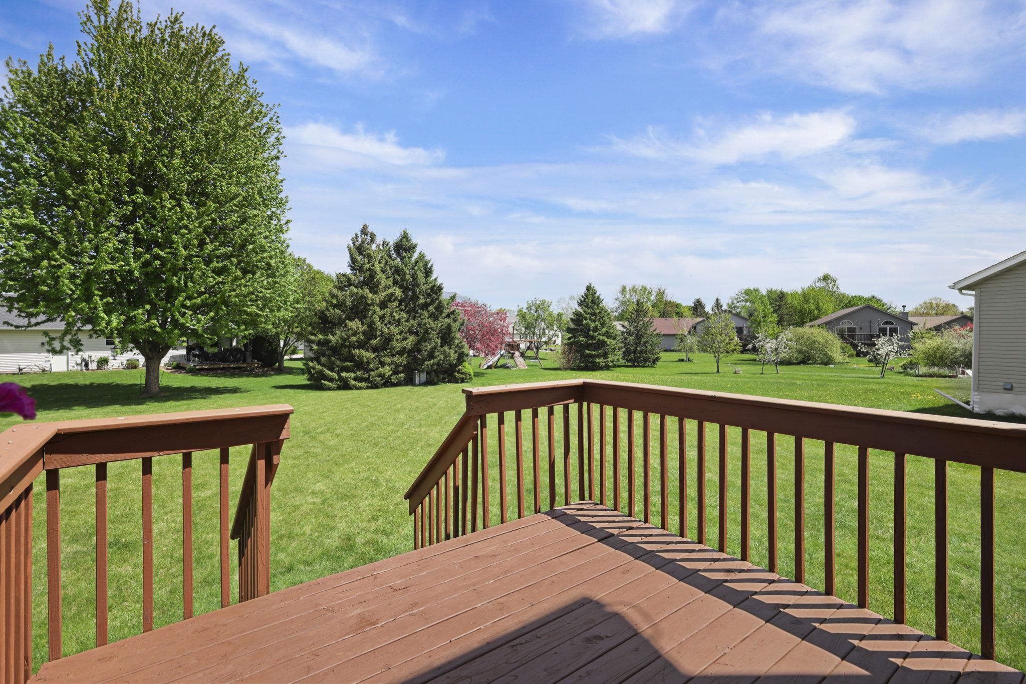 640 Tower Drive Sun Prairie, WI 53590 - Photo 3 of 40
