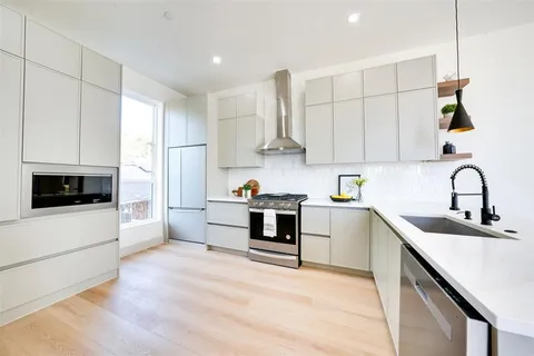 $3,150 | 512 North Lancaster Avenue, Unit 6, Dallas, TX 75203
