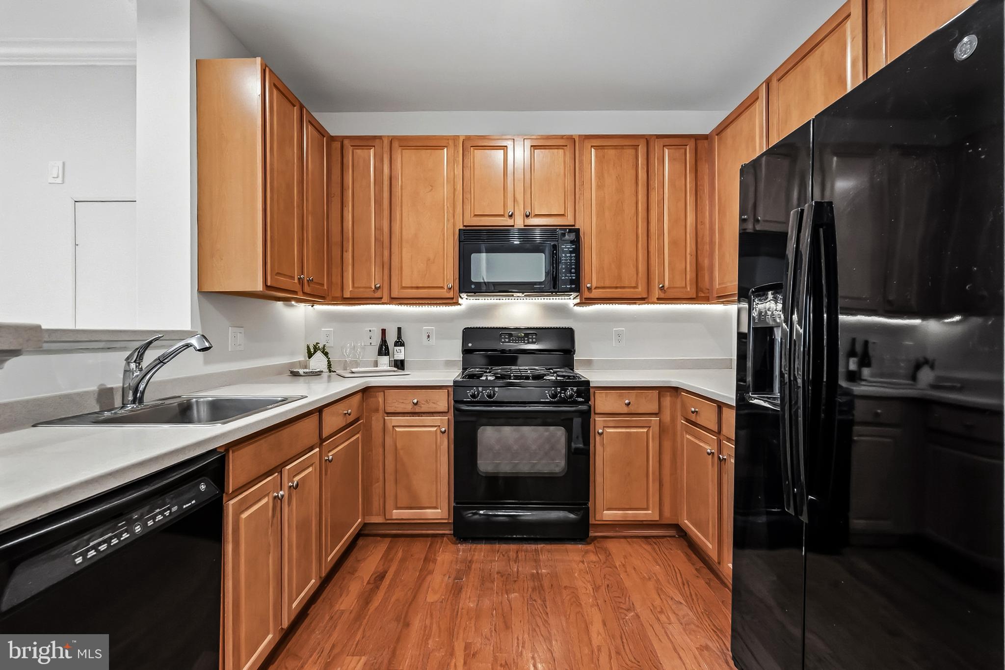 12001 Market Street, Unit 266 Reston, VA 20190 - Photo 16 of 24 KITCHEN