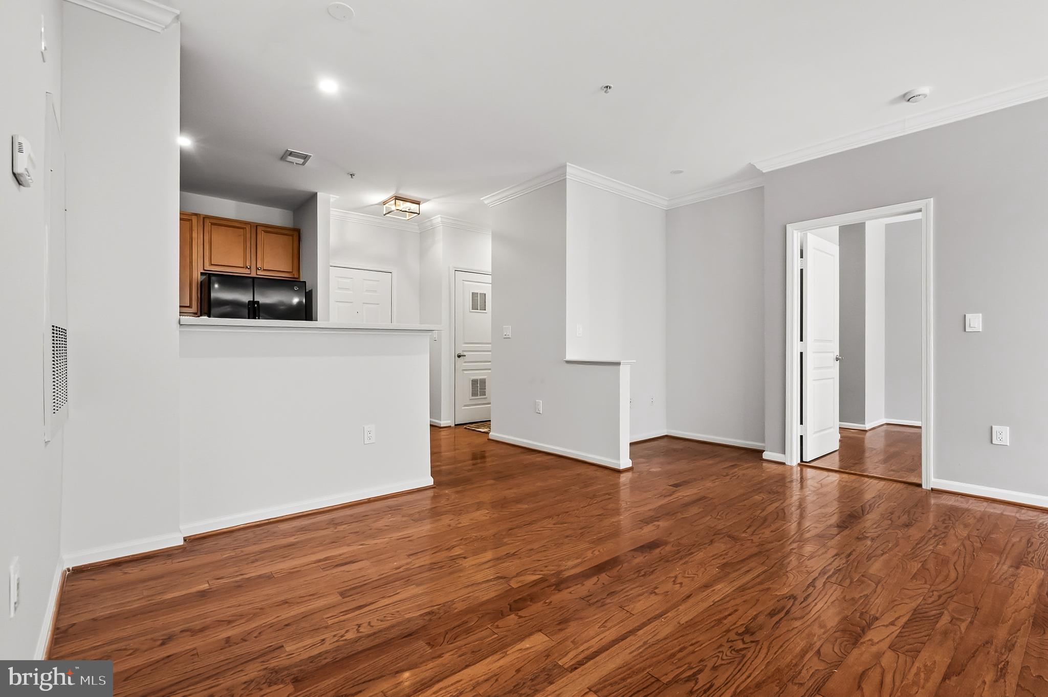 12001 Market Street, Unit 266 Reston, VA 20190 - Photo 4 of 24 DINING AREA