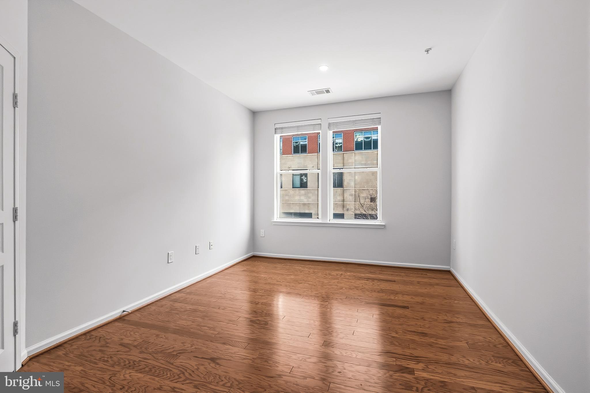 12001 Market Street, Unit 266 Reston, VA 20190 - Photo 6 of 24 MAIN BEDROOM