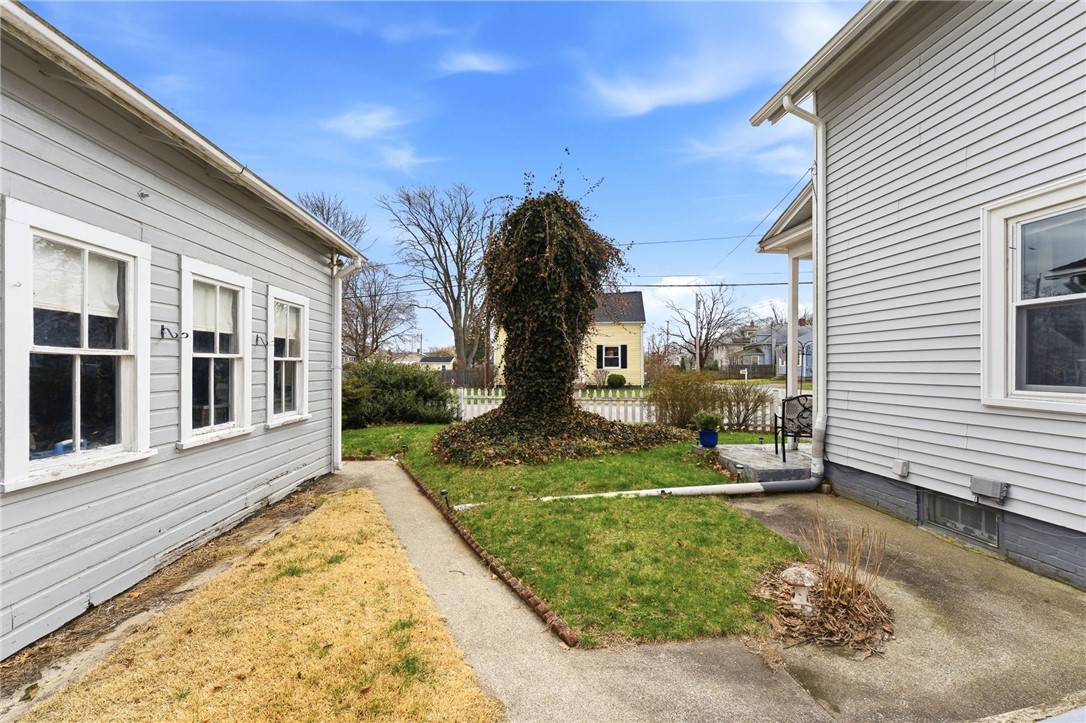 48 Read Street East Providence, RI 02915 - Photo 31 of 33