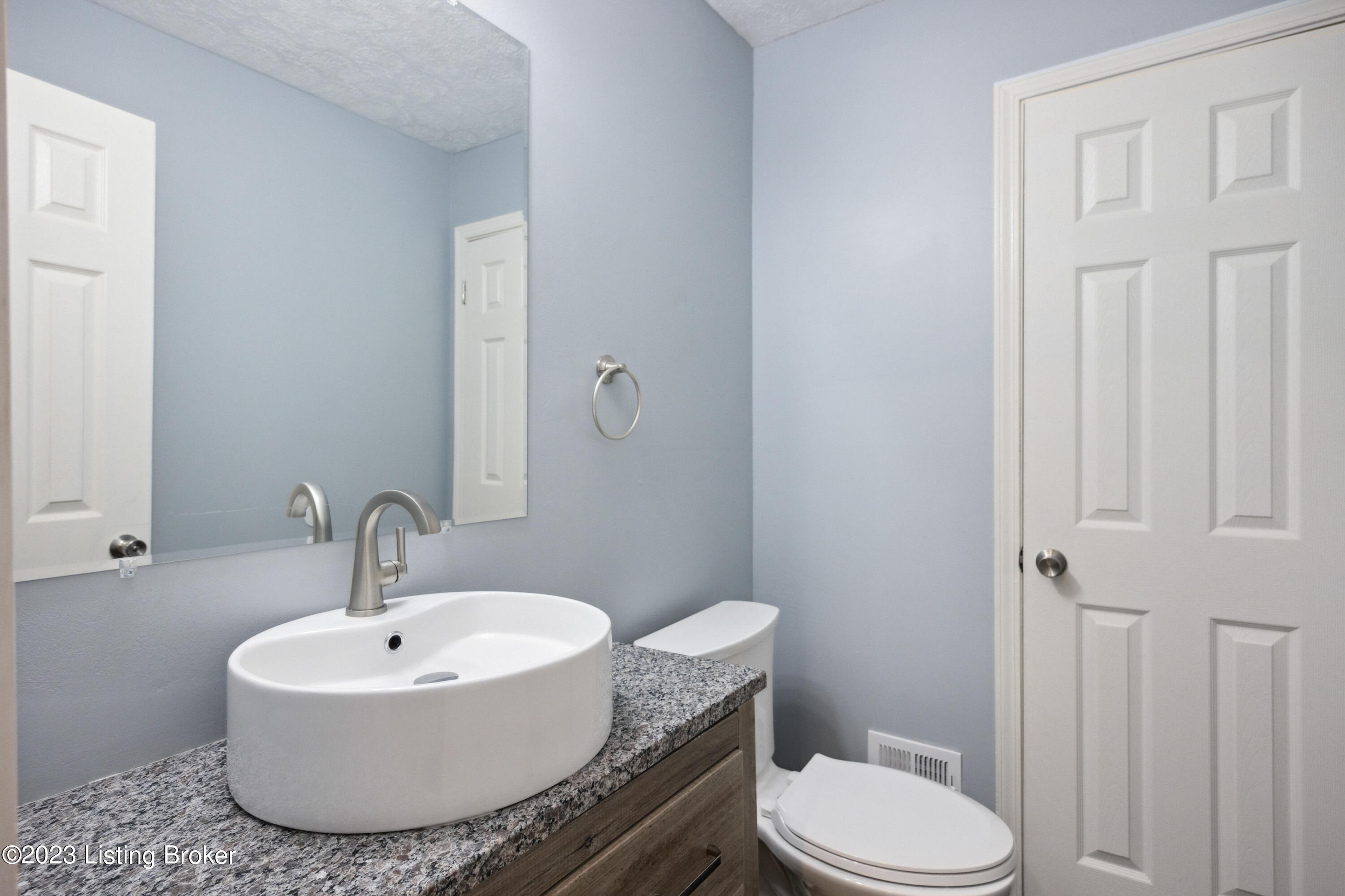 7604 Charron Road Louisville, KY 40220 - Photo 24 of 54 20