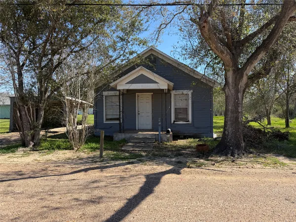 $69,000 | 712 North McCarty Avenue, Eagle Lake, TX 77434