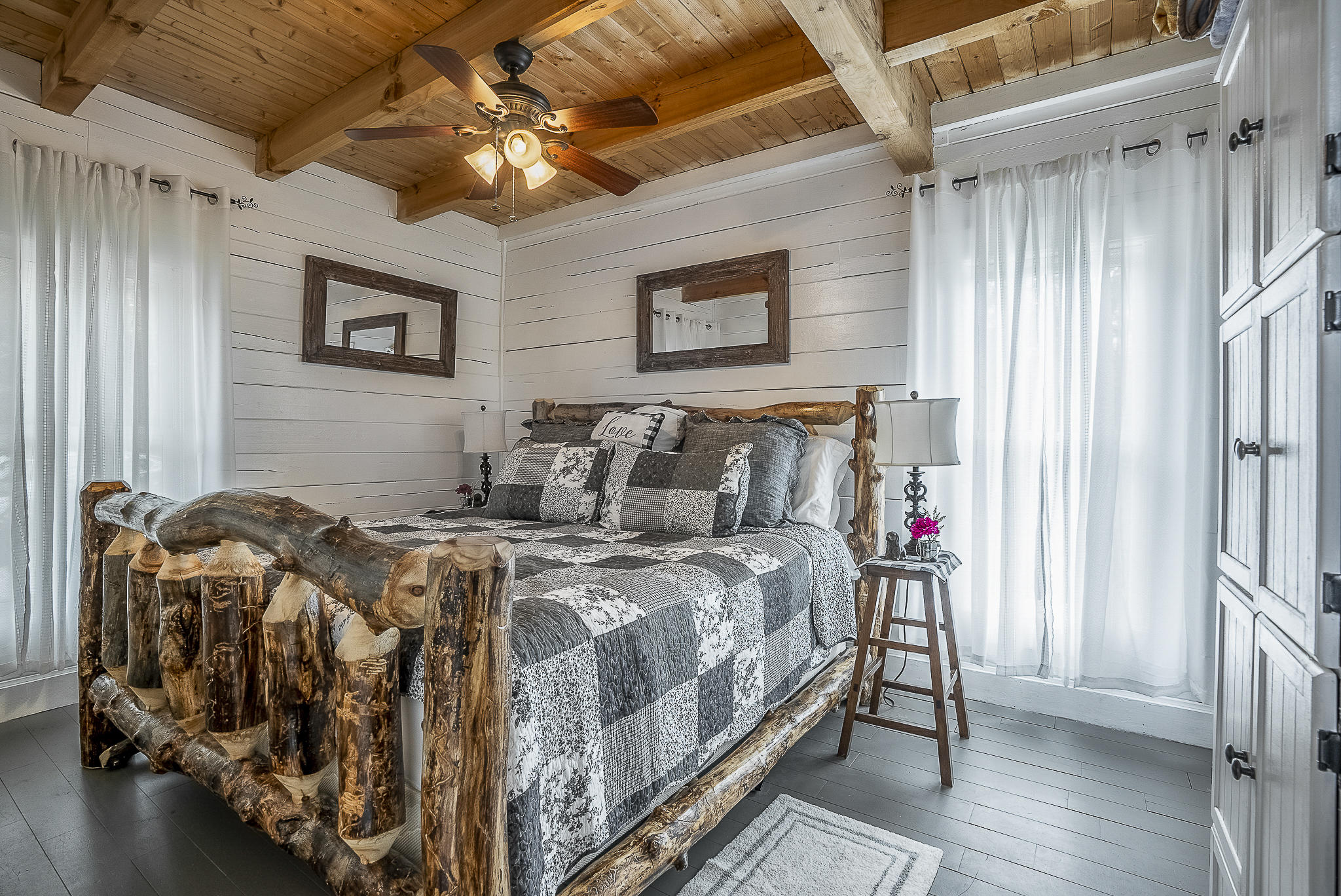 1073 Sunset Way Sevierville, TN 37876 - Photo 5 of 33 Master Bedroom