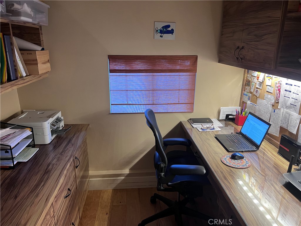 16 Seton Road Irvine, CA 92612 - Photo 17 of 31 a workspace with furniture and screen