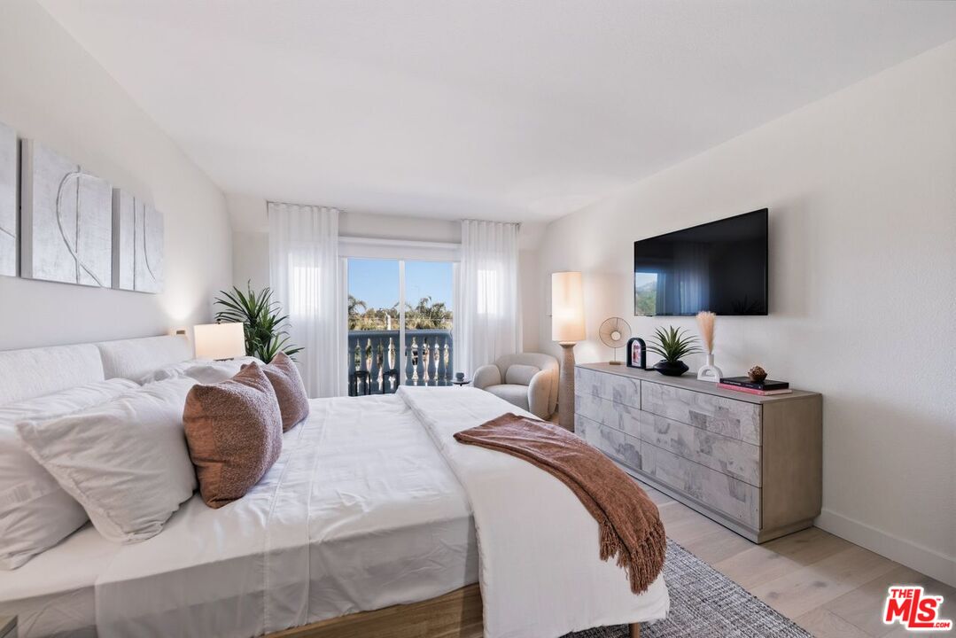 6487 Cavalleri Road, Unit 329 Malibu, CA 90265 - Photo 2 of 17
