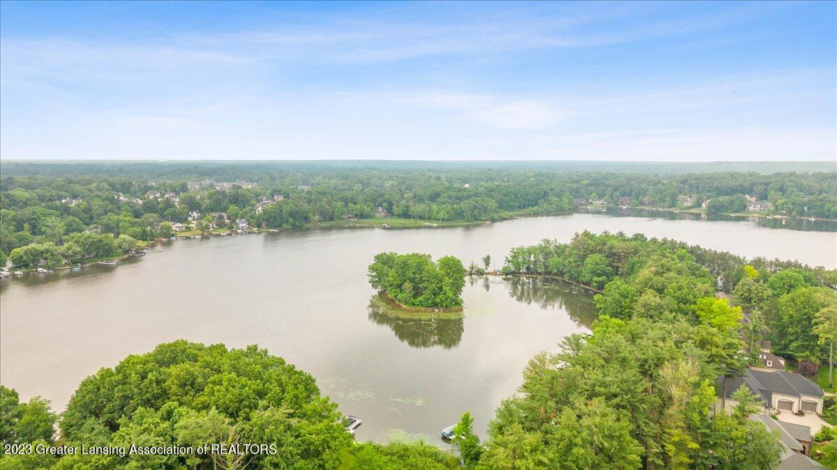 932 Brighton Lake Road Brighton, MI 48116 - Photo 31 of 32 33-Media Jett-9