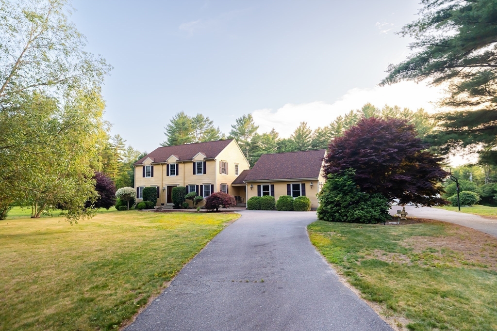 90 Braley Road East Freetown, MA 02717 - Photo 3 of 39 Gallery Image 3