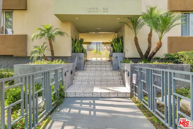 $849,000 | 1233 North Laurel Avenue, Unit 114, West Hollywood, CA 90046