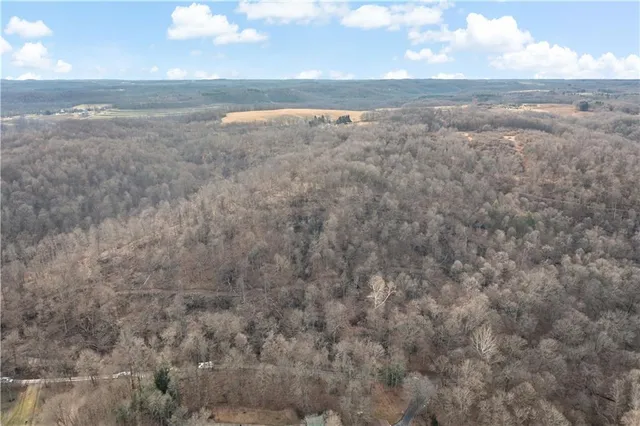 $425,000 | 235 Murdocksville Road, Clinton, PA 15026