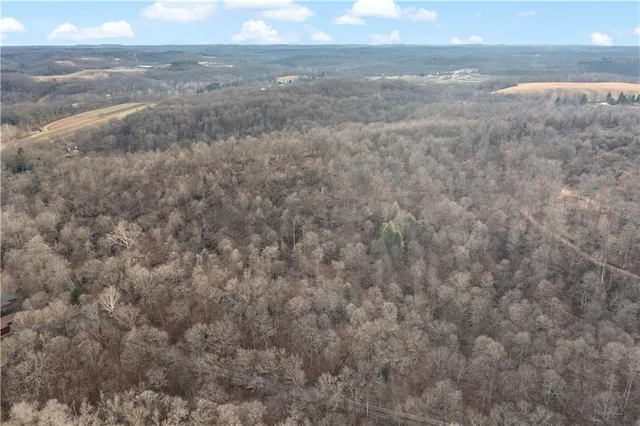 $425,000 | 235 Murdocksville Road, Clinton, PA 15026