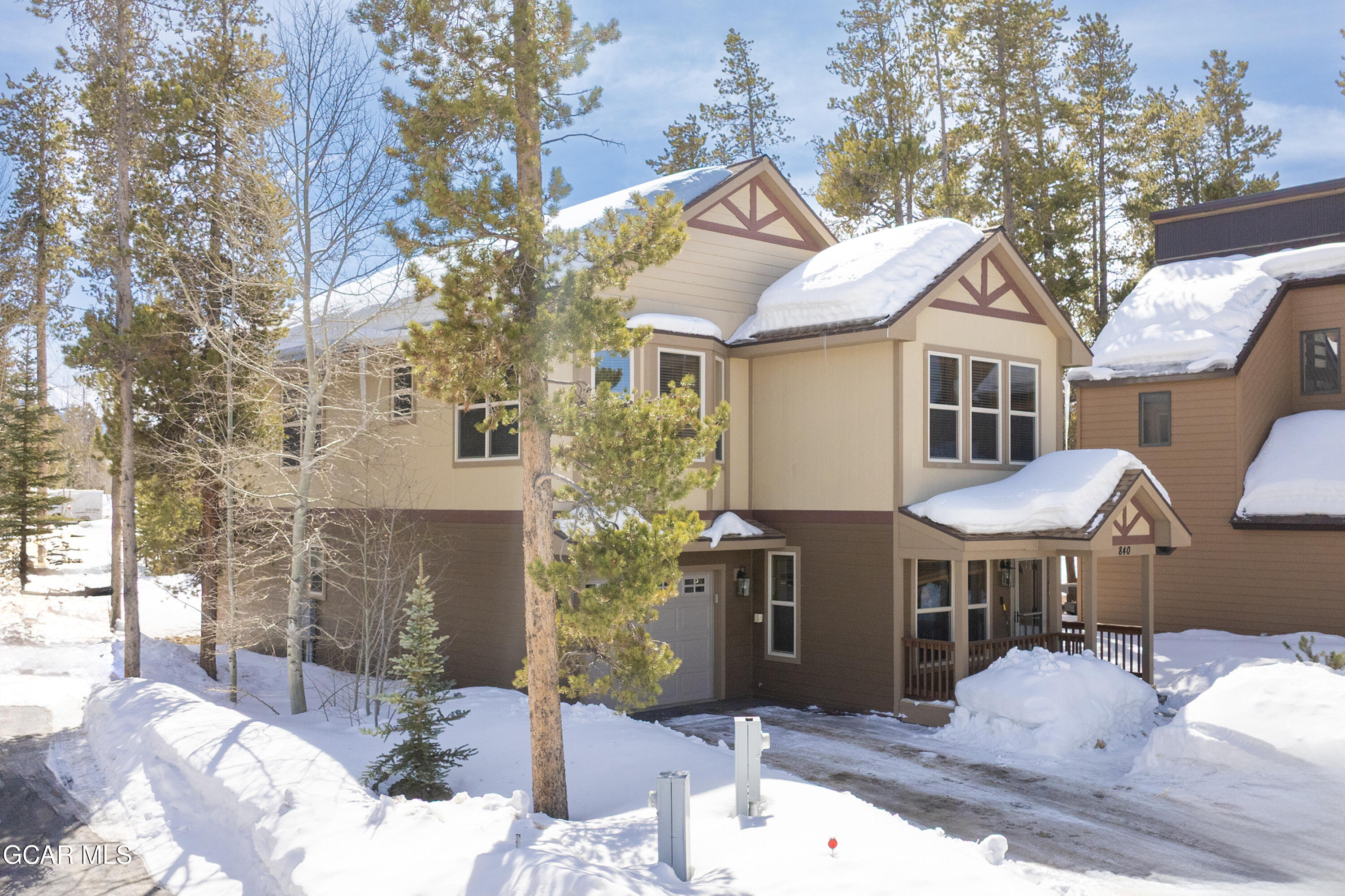 840 Ferret Lane Fraser, CO 80442 - Photo 31 of 33 a front view of a house with a yard