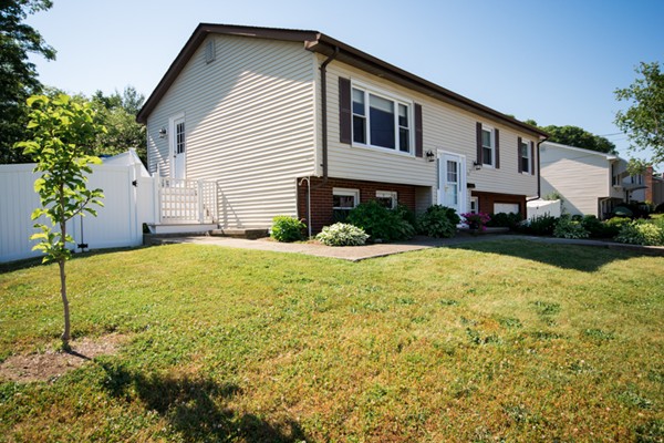 755 Almy Road Somerset, MA 02726 - Photo 3 of 30