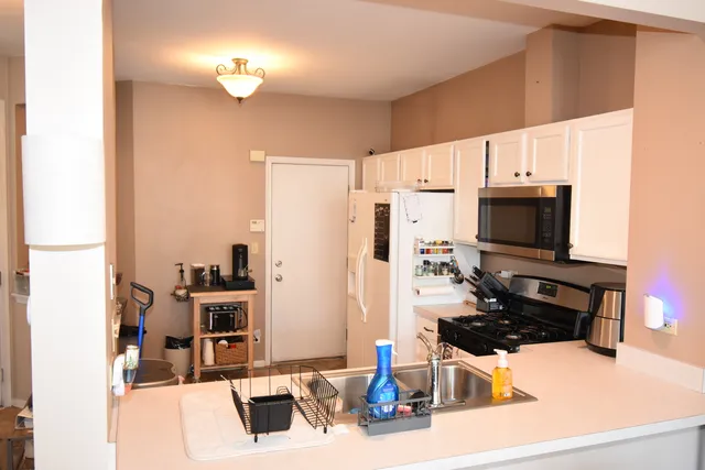 $344,900 | 5552 Elizabeth Place, Rolling Meadows, IL 60008