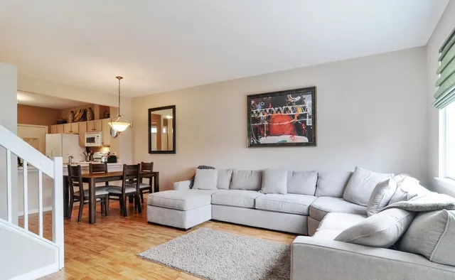 $344,900 | 5552 Elizabeth Place, Rolling Meadows, IL 60008