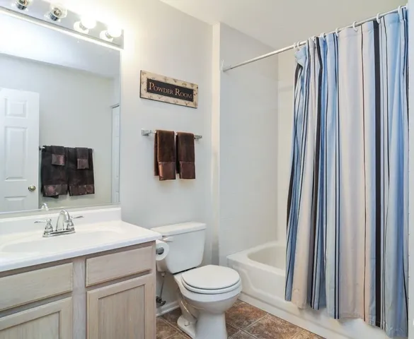 $344,900 | 5552 Elizabeth Place, Rolling Meadows, IL 60008