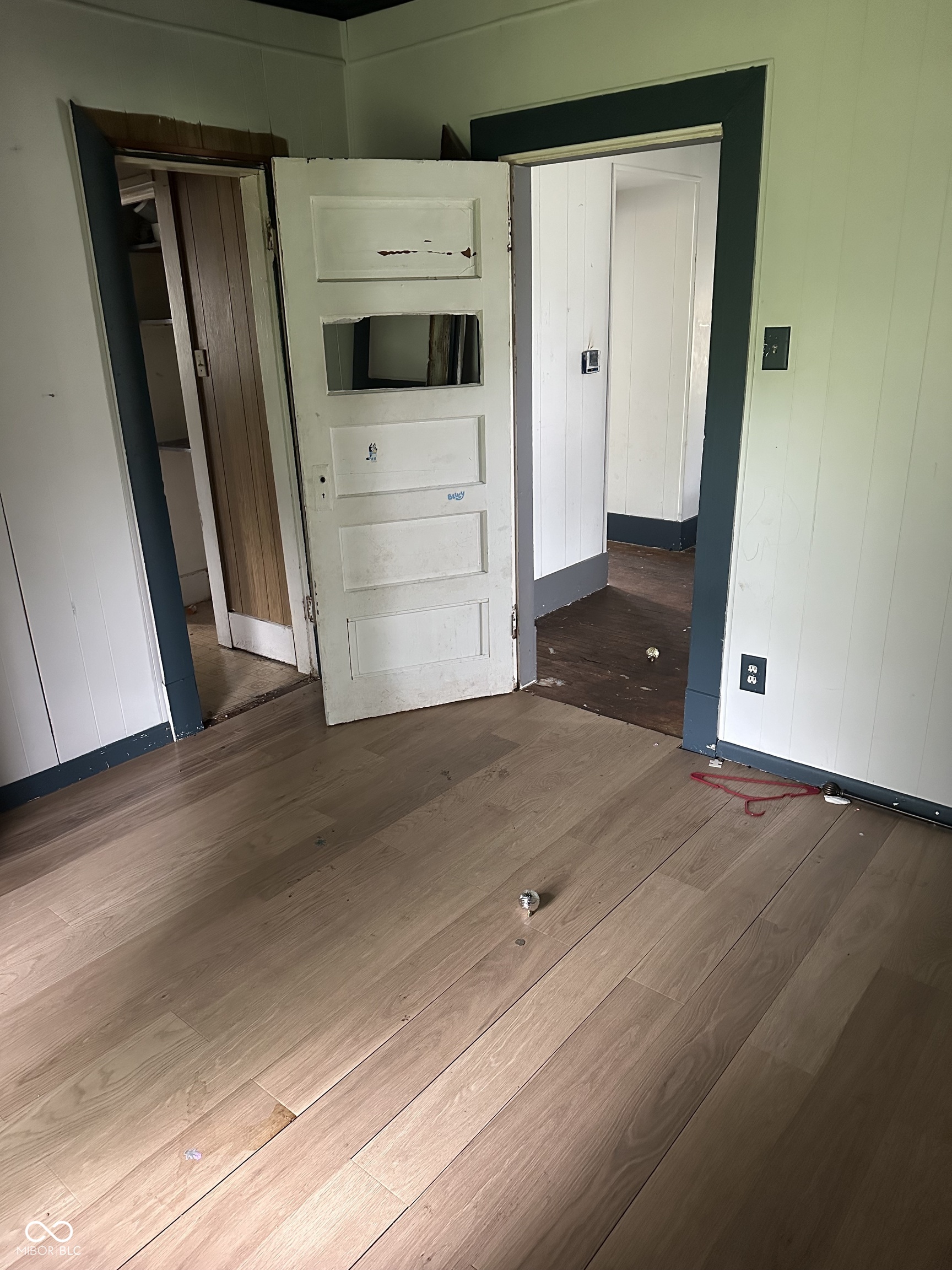 1238 East Thompson Road Indianapolis, IN 46227 - Photo 3 of 24