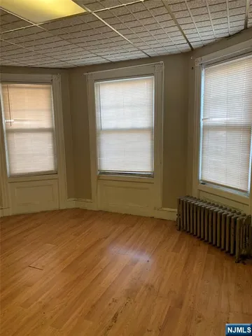 $2,400 | 183 North 7th Street, Paterson, NJ 07522