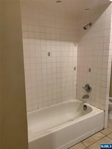 $2,400 | 183 North 7th Street, Paterson, NJ 07522