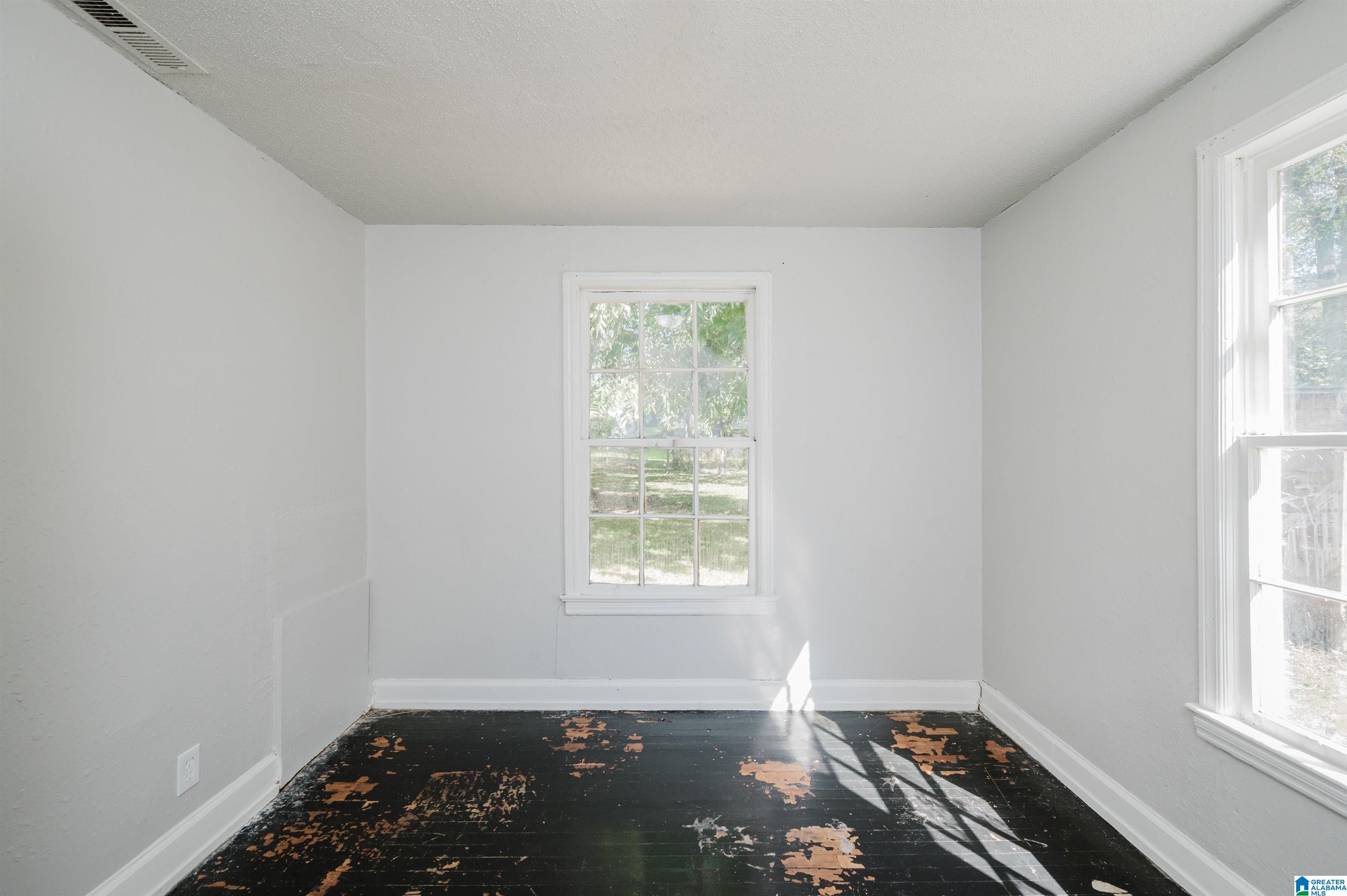 1257 16th Place Southwest Birmingham, AL 35211 - Photo 2 of 7